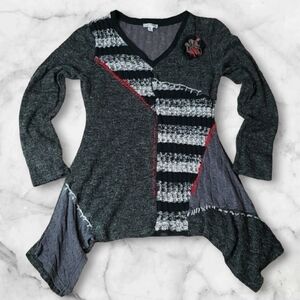 Artsy Y2K Sweater Medium